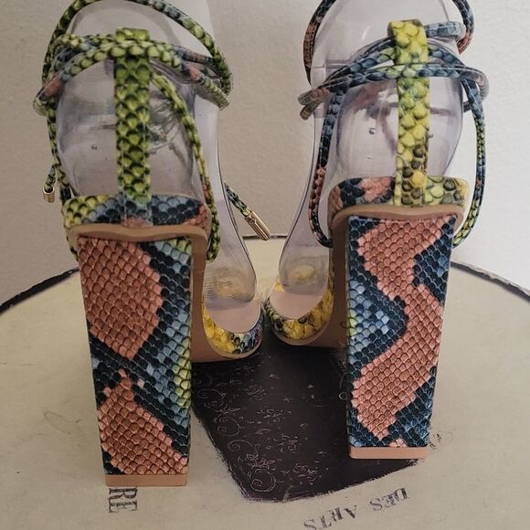 - So Me Rainbow Snakeskin Print - Picture 6 of 11